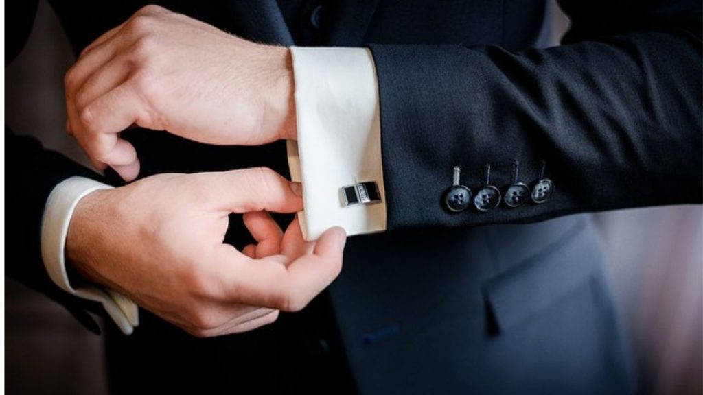 How to Wear Cufflinks